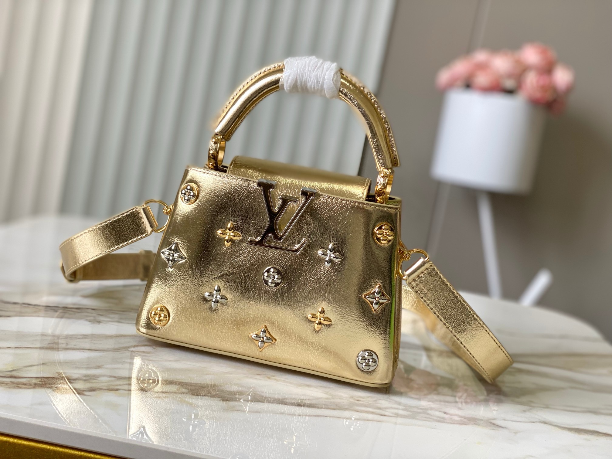 Louis Vuitton Capucines Mini M26258 gold
