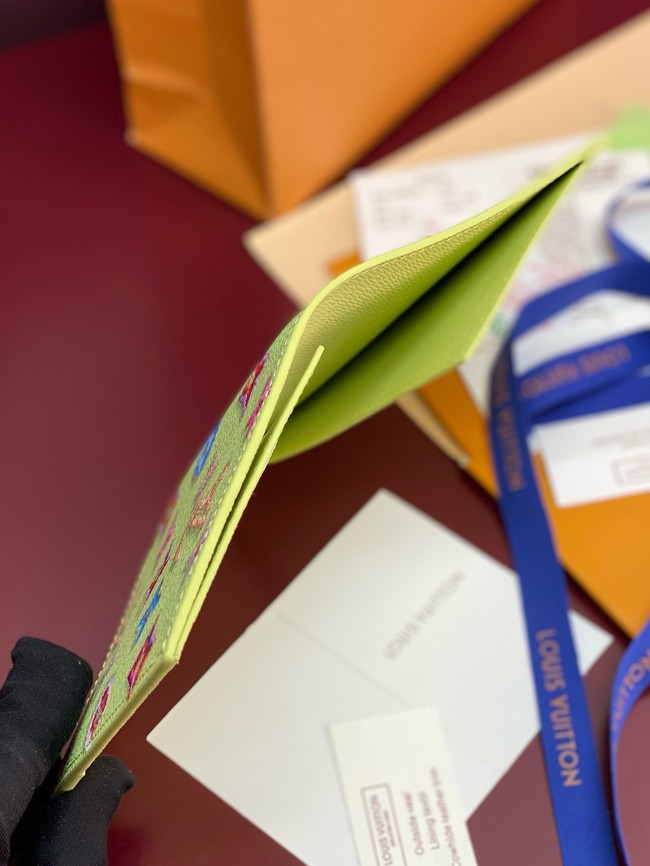 Louis Vuitton Passport Cover M28040 Pistachio