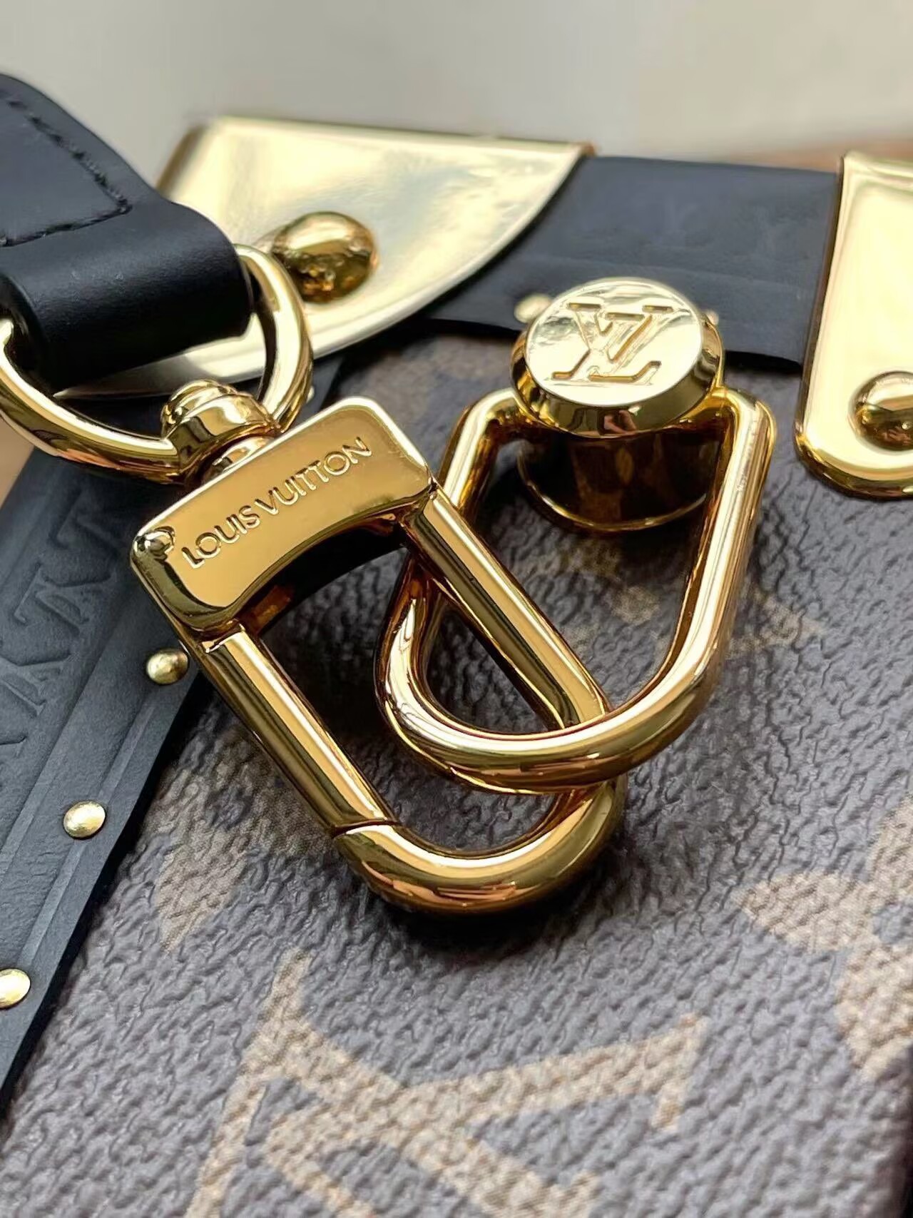 Louis Vuitton Monogram Reverse Petite Valise M47164 Black