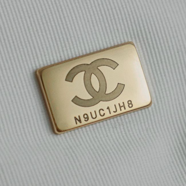 CHANEL Braided Straw Shoulder Bag AS5955 Apricot and white