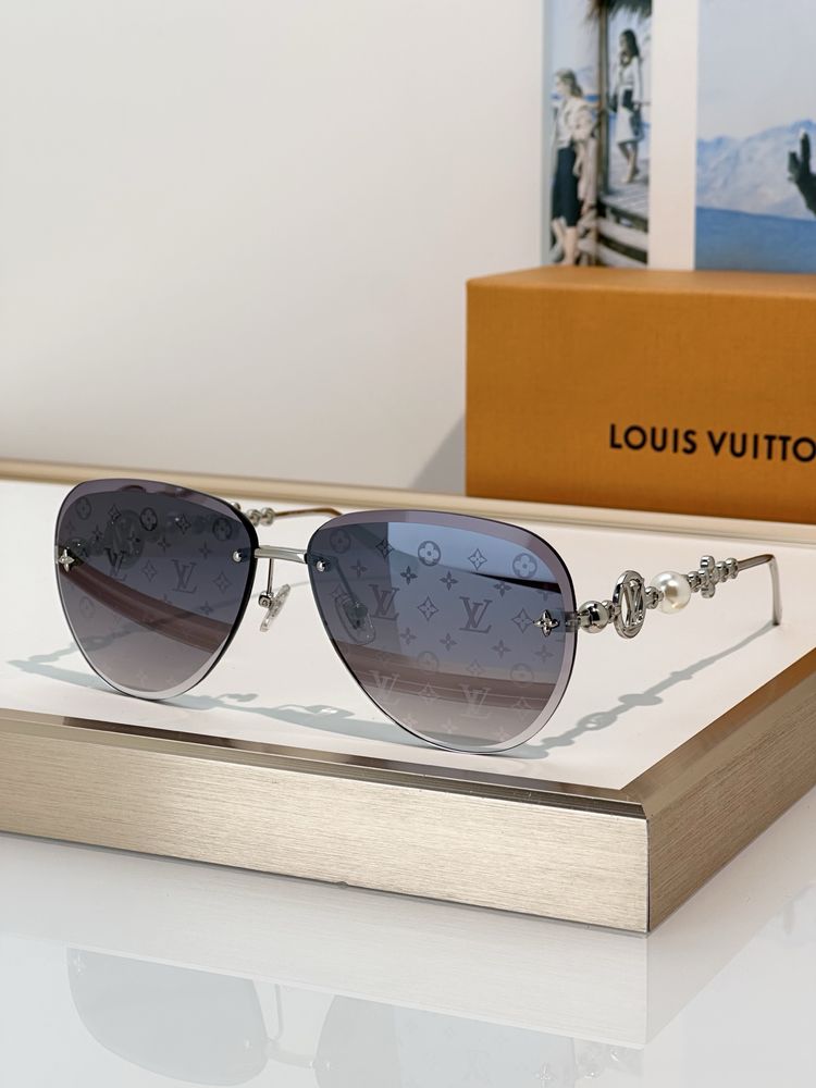 Louis Vuitton Sunglasses LVS00001-2
