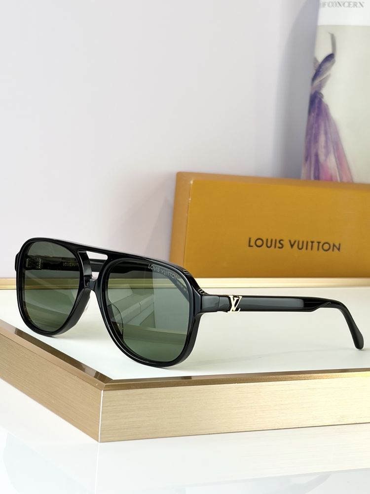 Louis Vuitton Sunglasses LVS00003-4