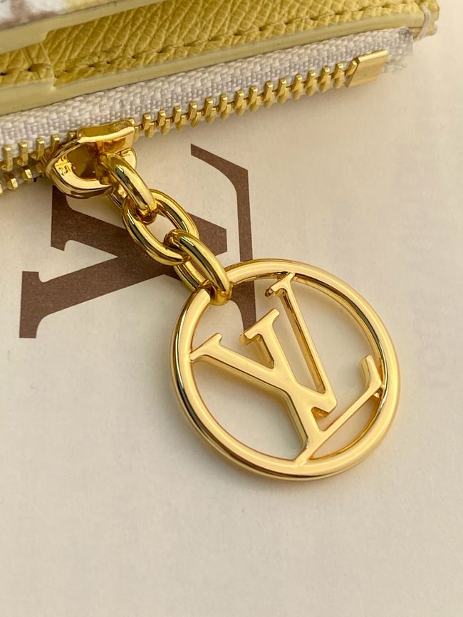 Louis Vuitton Lisa Wallet M29028 Banana