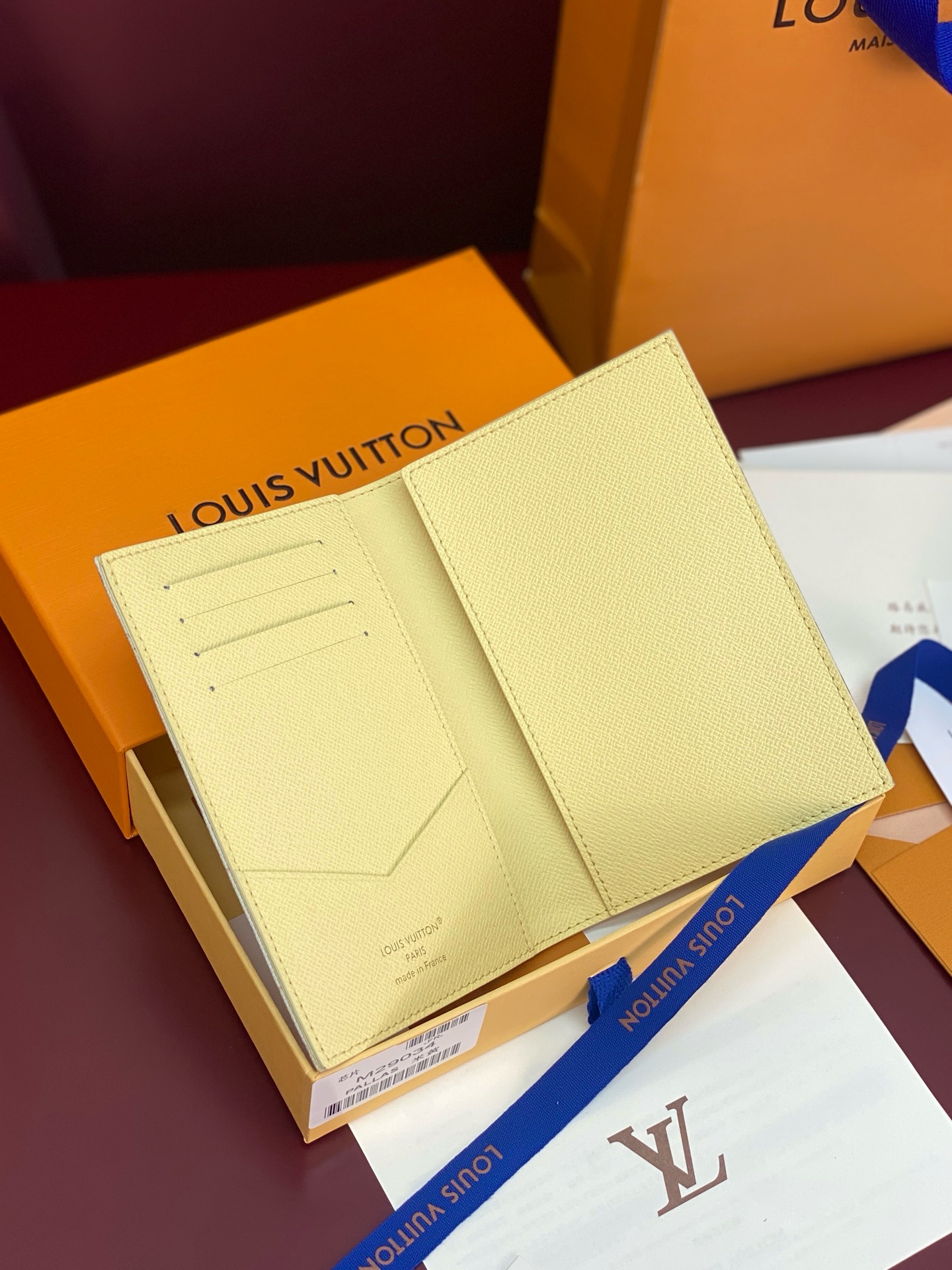 Louis Vuitton Passport Cover M29034 Banana