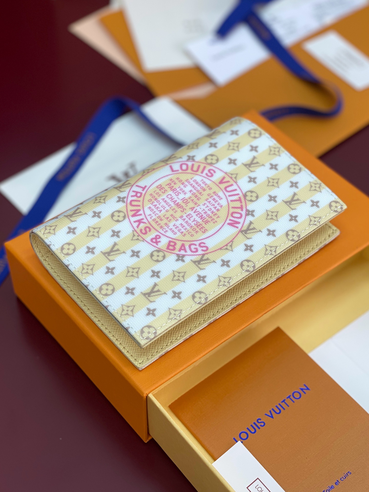 Louis Vuitton Passport Cover M29034 Banana