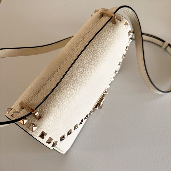 VALENTINO ROCKSTUD Small grained calfskin Shoulder Bag B0T76 Cream