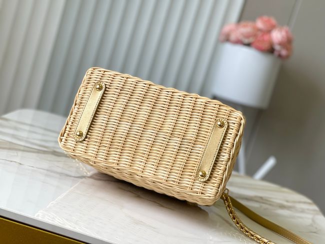 Louis Vuitton Capucines M28545 Gold