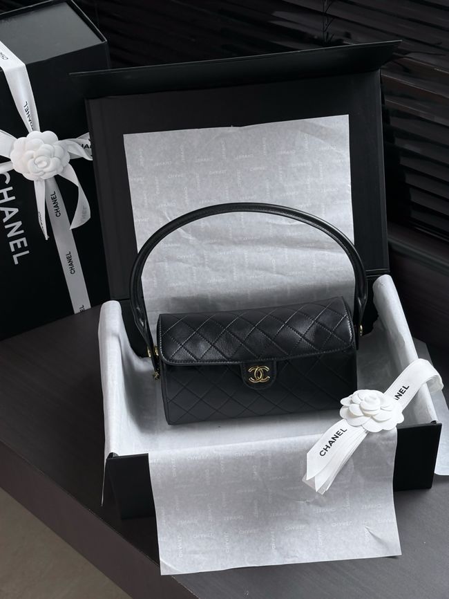 Chanel Clutch with chain  AP5294 black