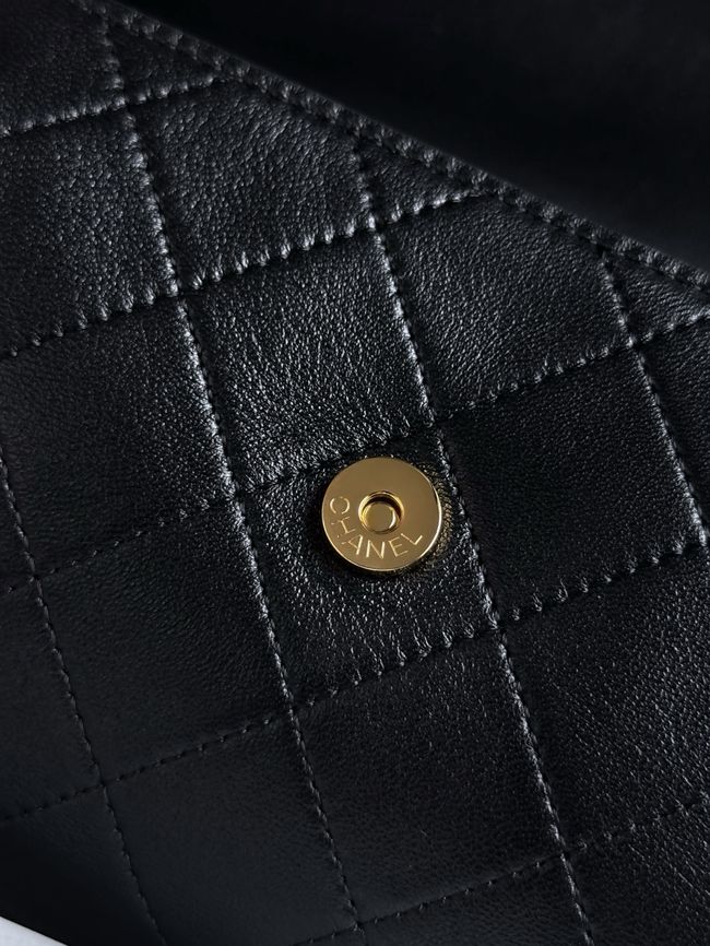 Chanel Clutch with chain  AP5294 black