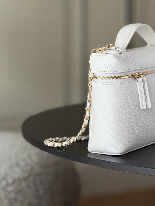 Chanel Large Vanity with chain AP5347 white
