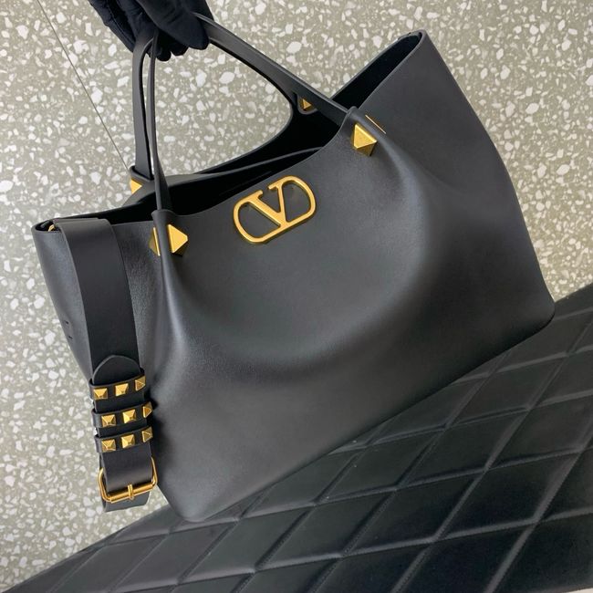 VALENTINO Medium Sheepskin Shoulder Bag 0112L black