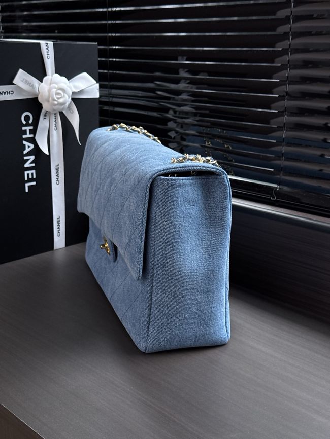 CHANEL Maxi Flapbag AS6233 denim blue