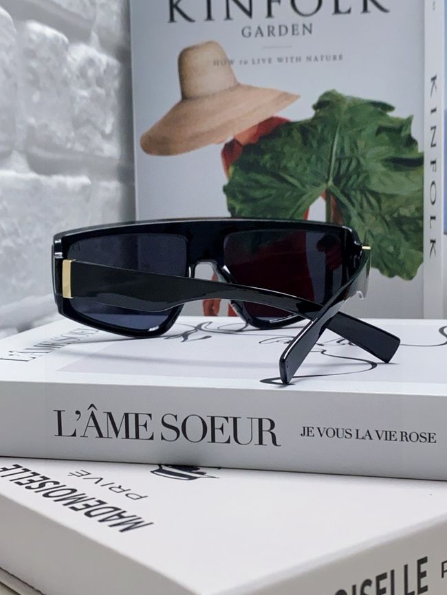 Dolce & Gabbana Sunglasses 821453-1