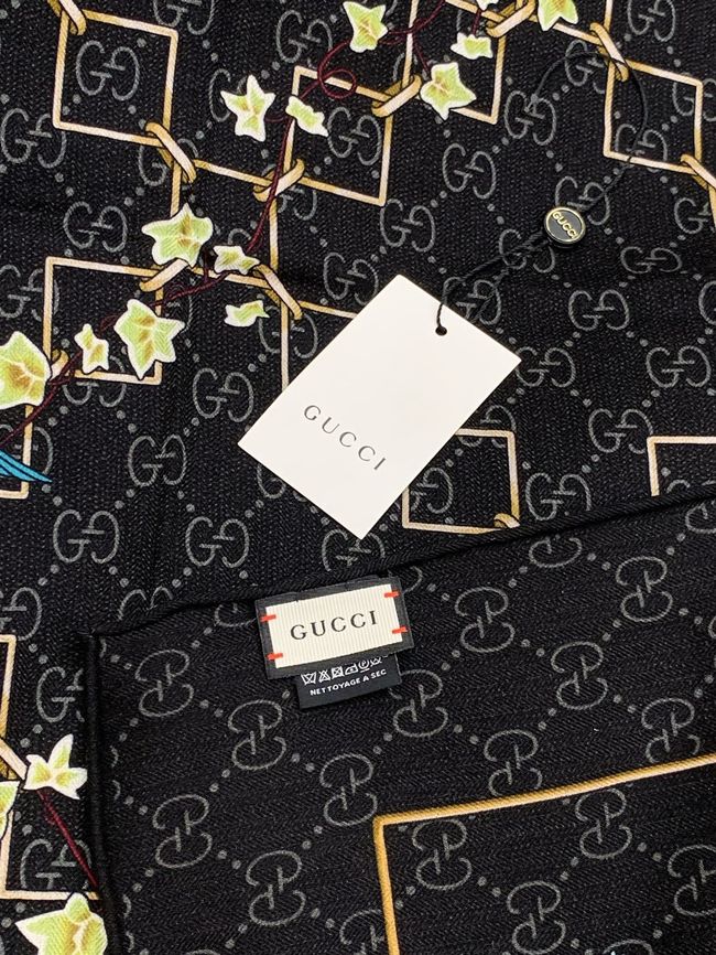 Gucci Printed GG wool silk shawl 873729-2