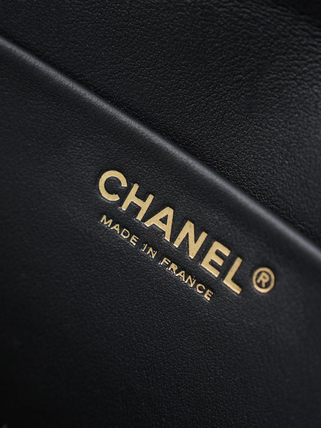 CHANEL Maxi Flapbag Suede Calfskin AS6233 black