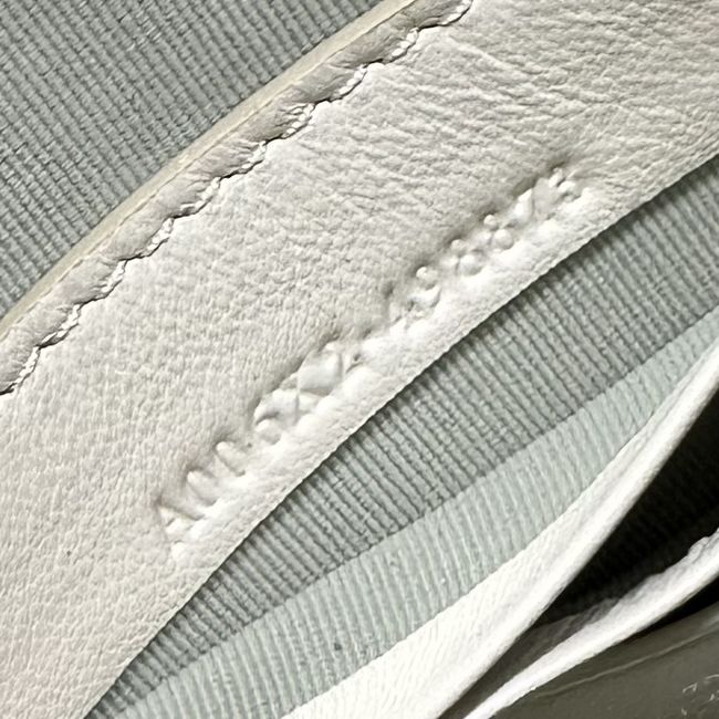 Gucci GG Marmont pouch with strap A006X2 white