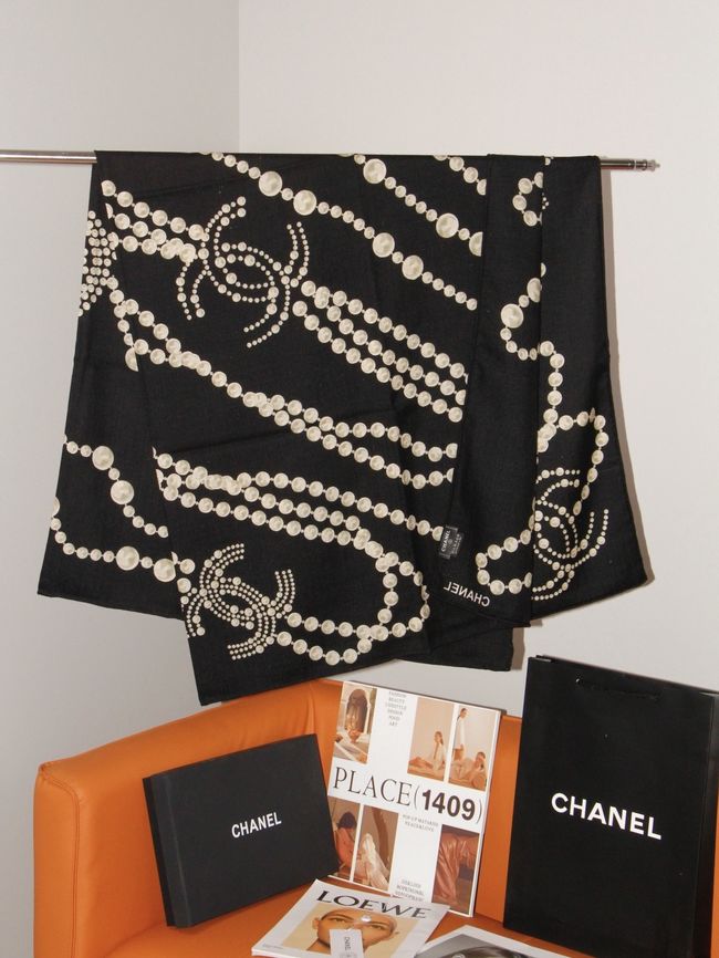 Chanel Wool and Silk Shawl AAC492-2