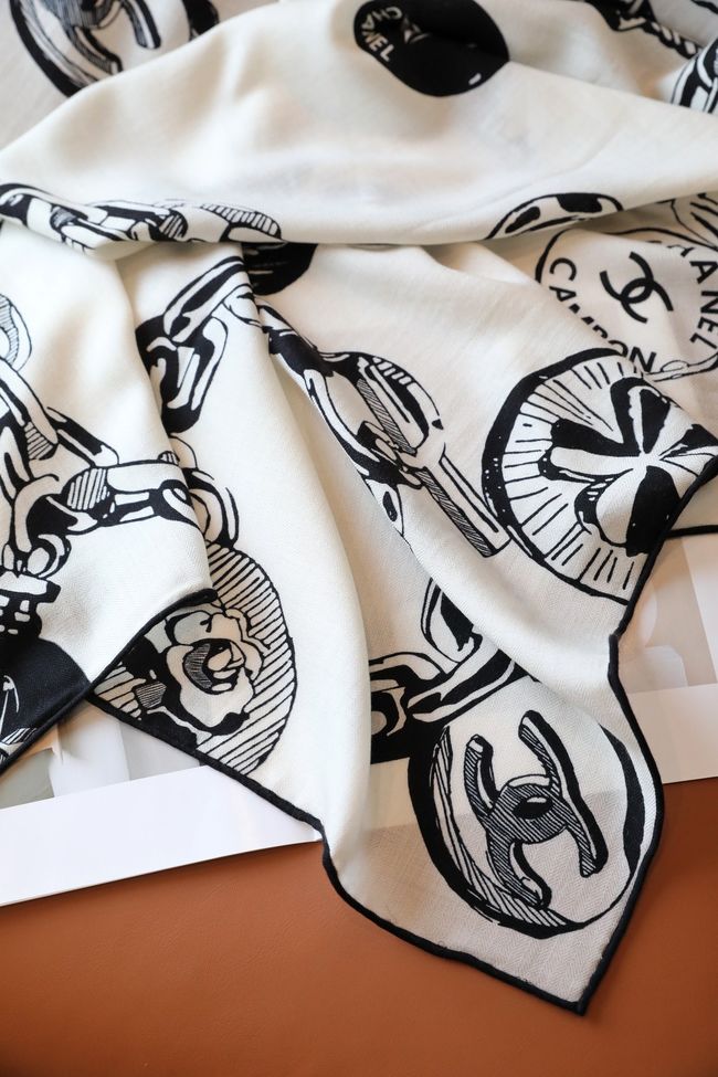Chanel Wool and Silk Shawl AAC492-4