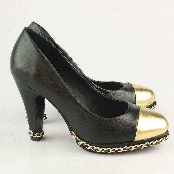 Chanel Golden Chain Sheepskin Pumps Black