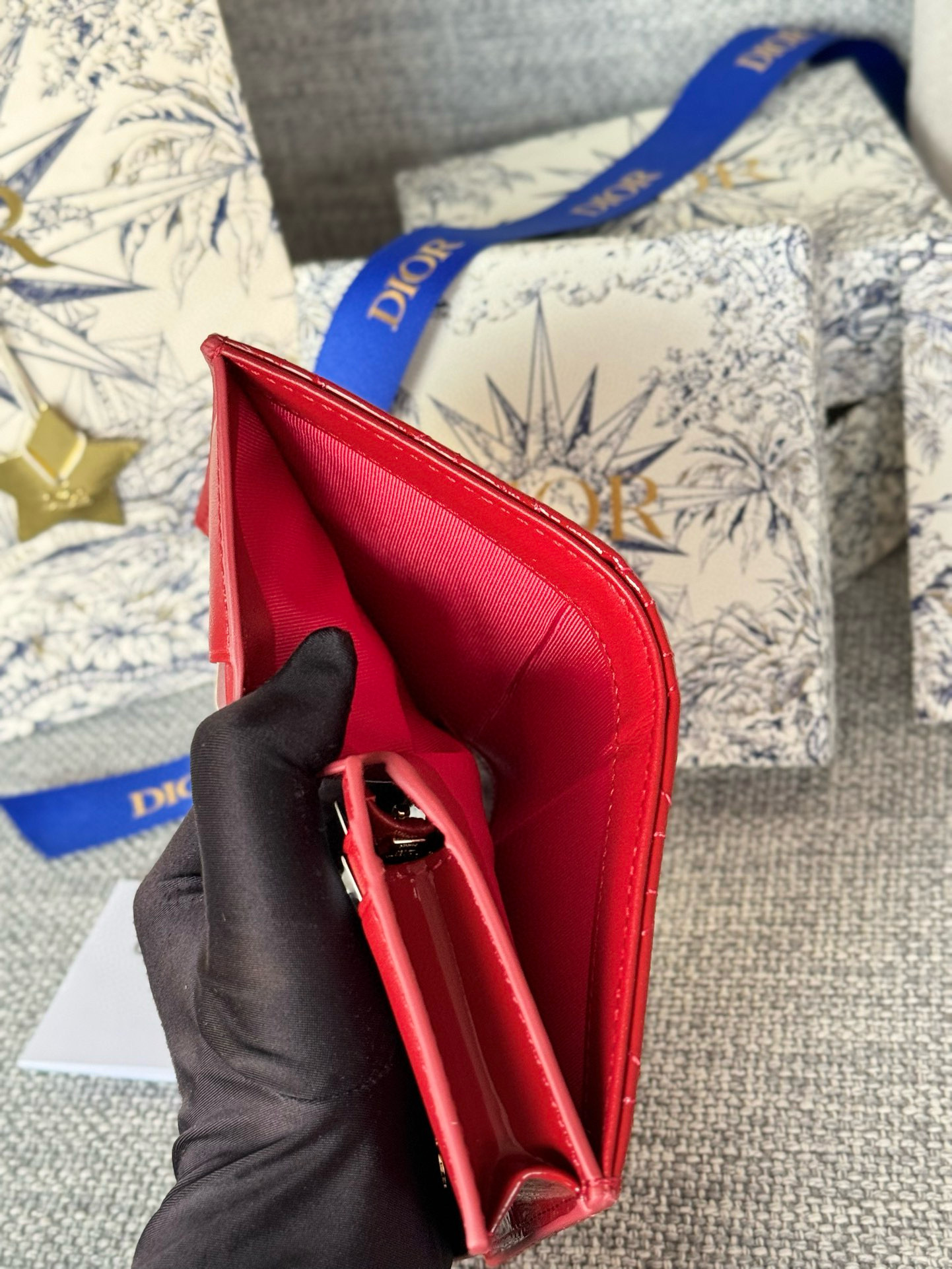 Mini lady Dior gardenia wallet Cherry red Patent Cannage Calfskin D50910