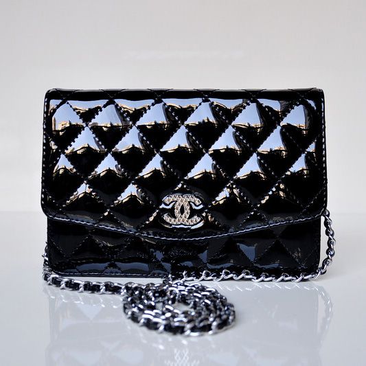 Chanel A33800 Flap Shoulder Borse in pelle verniciata nera