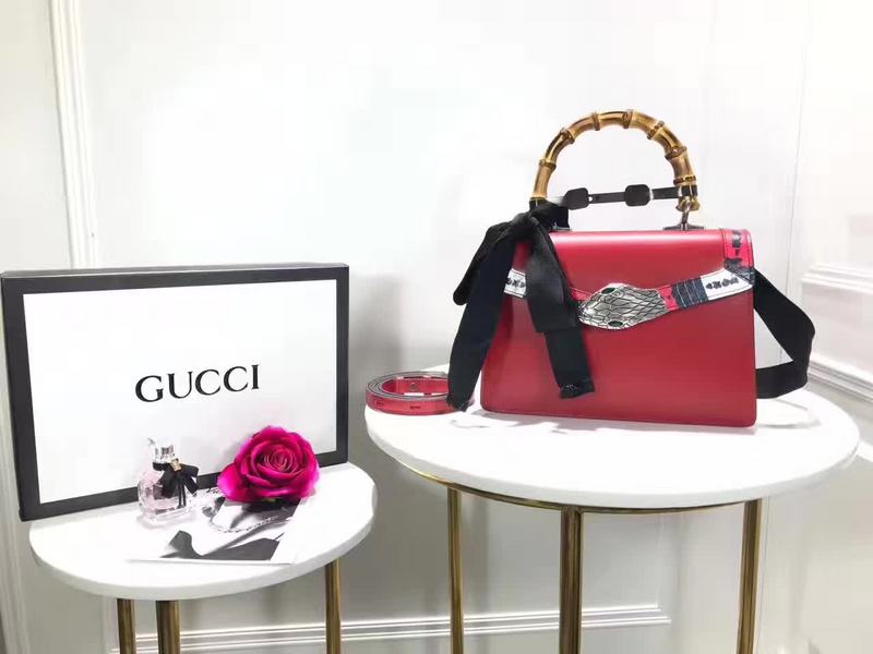 GUCCI Bamboo 453751 28-28-9cm Borse