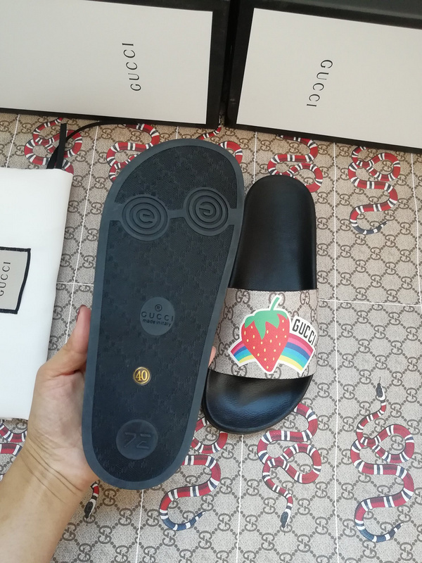 Gucci Slippers Men 048