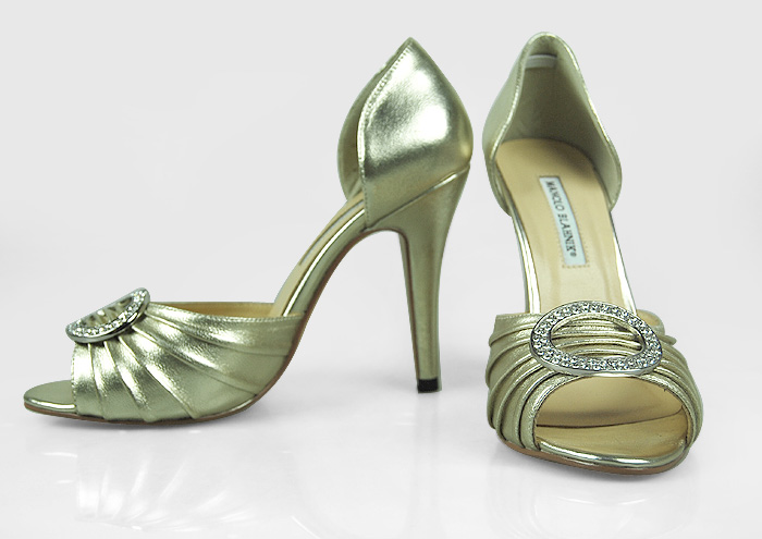 Manolo Blahnik Fashion Spring-Summer Sandals Light Gold with crystals