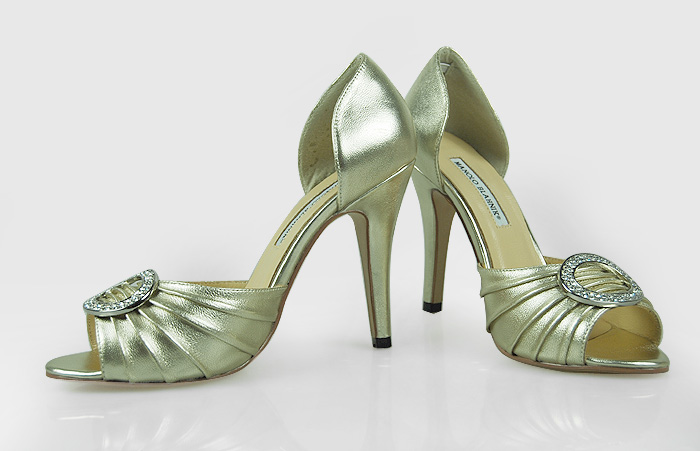 Manolo Blahnik Fashion Spring-Summer Sandals Light Gold with crystals
