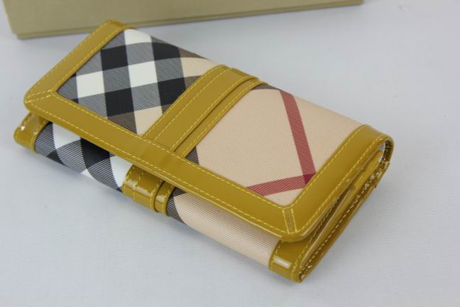 Burberry Grande Nova Check ID Wallet 34635782