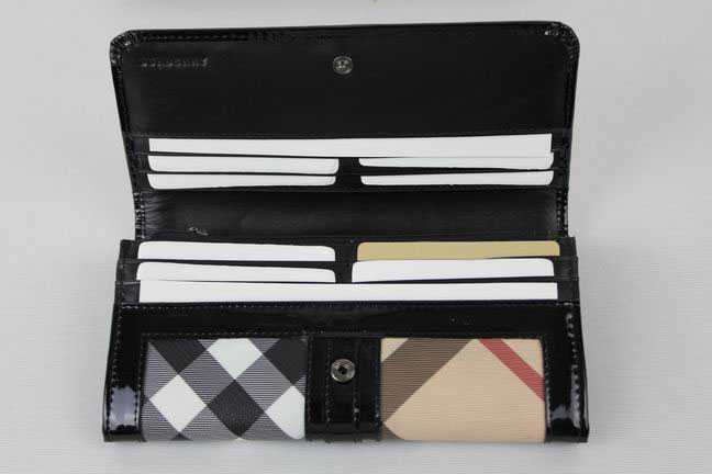 Burberry Grande Nova Check ID Wallet 34635783