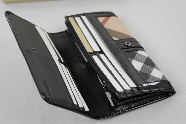 Burberry Grande Nova Check ID Wallet 34635783