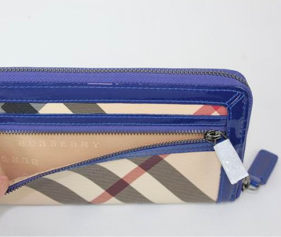 Burberry Grande Nova Check ID Wallet 34635787