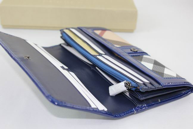 Burberry Grande Nova Check ID Wallet 37540581