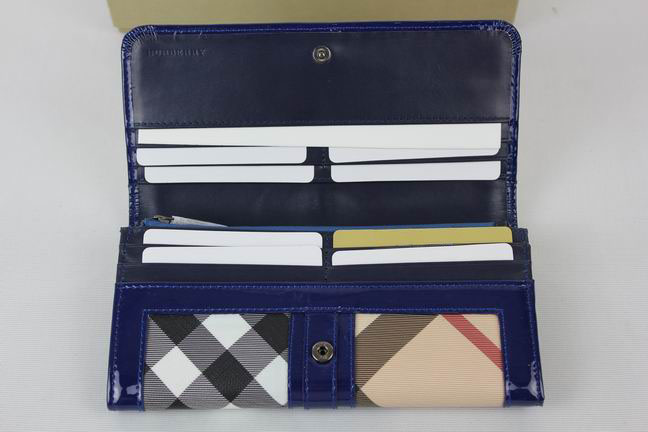 Burberry Grande Nova Check ID Wallet 37540581