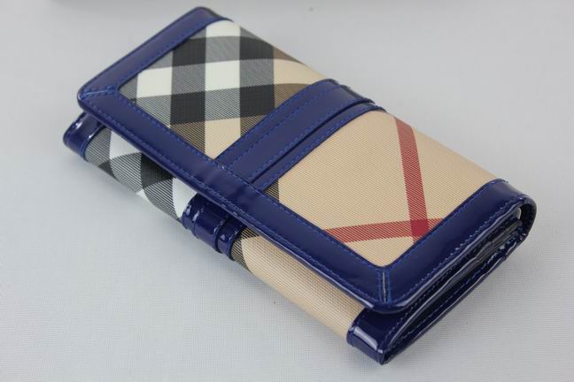 Burberry Grande Nova Check ID Wallet 37540581