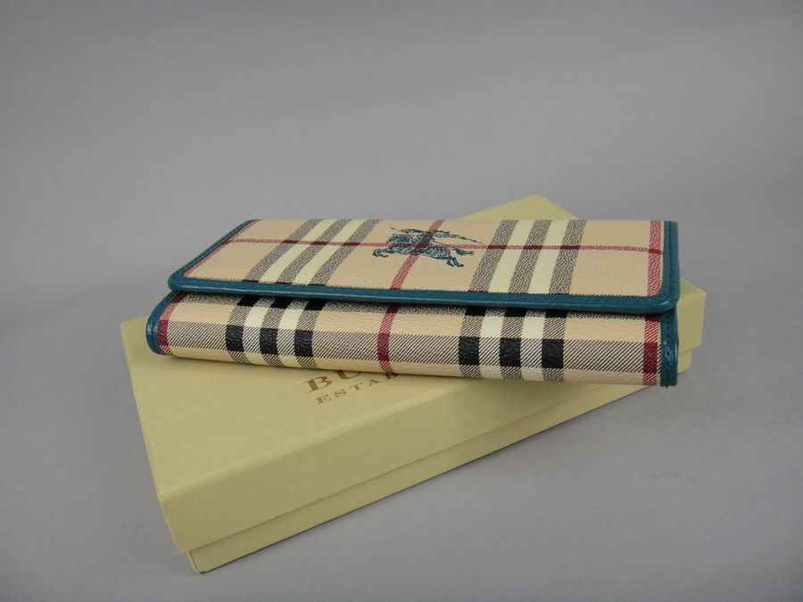 Burberry Grande Haymarket check Wallet 003