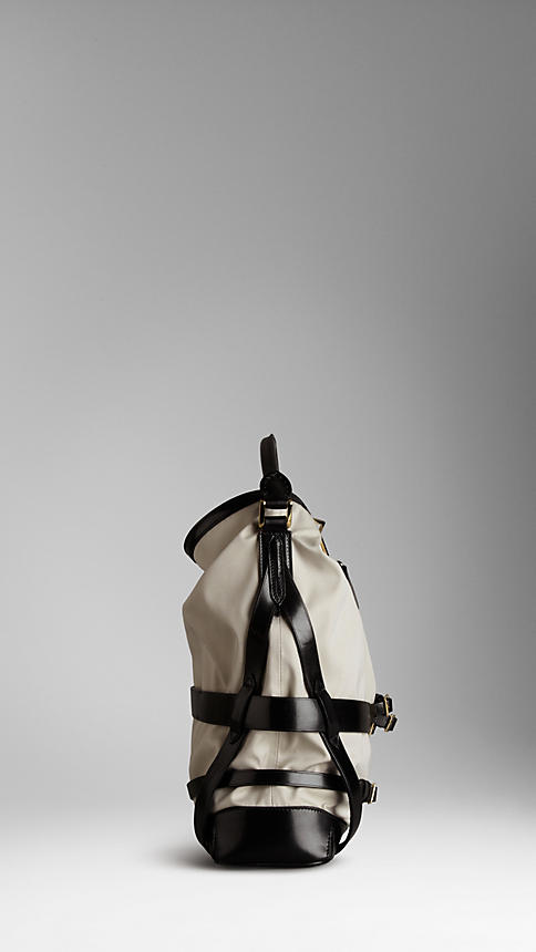 Burberry Media Belted Bridle Leather Hobo Borsa 37678791